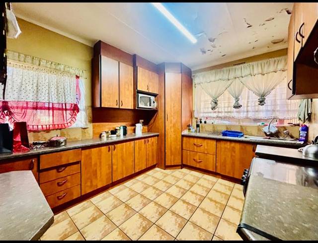 3 BEDROOM HOUSE FOR SALE IN VANDERBIJLPARK CE 5